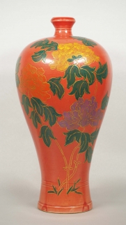 Gilt-Painted Meiping with Polychrome Floral Design 