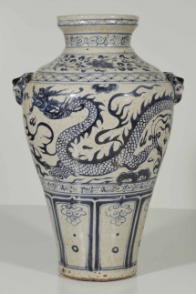 Qilin-Head Handle Jar with Dragon Design