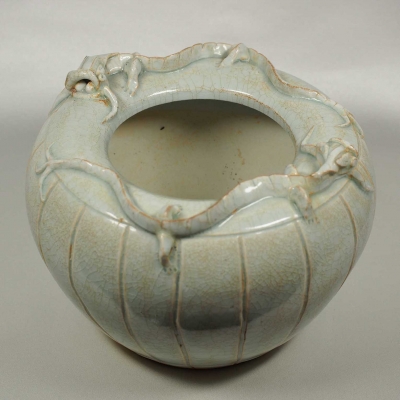 Alms Bowl with Moulded Twin Dragons 