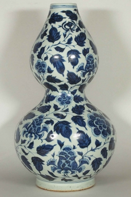 Huluping Double Gourd Vase with Peony Spiral Design