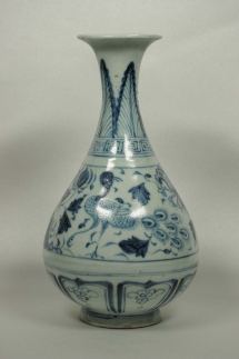Yuhuchun Vase with Phoenix and Peony Design